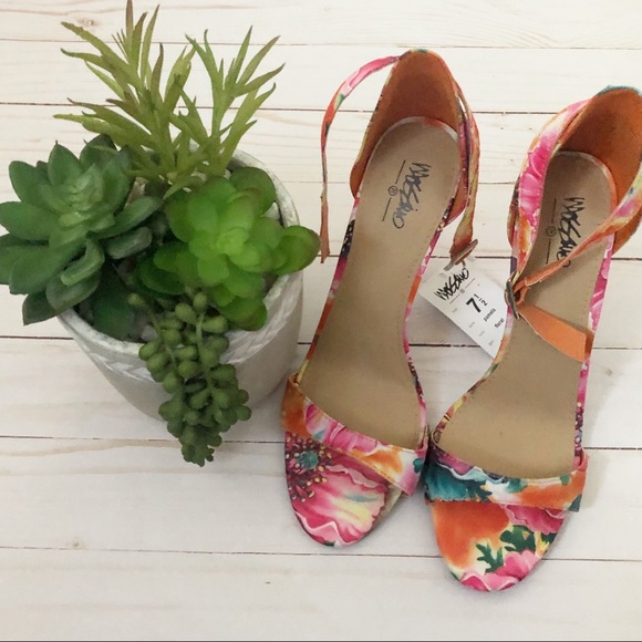 Mossimo Supply Co. Shoes - Mossimo Pamela Floral heels